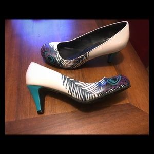 Tuk Peacock shoes